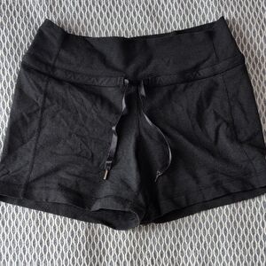 Lululemon Size 4 Black Shorts
